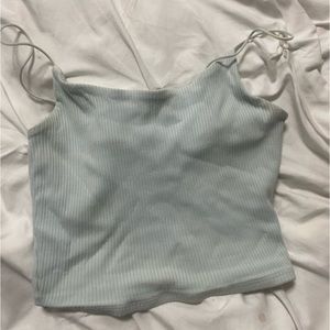 🤍5/40 garage crop tank